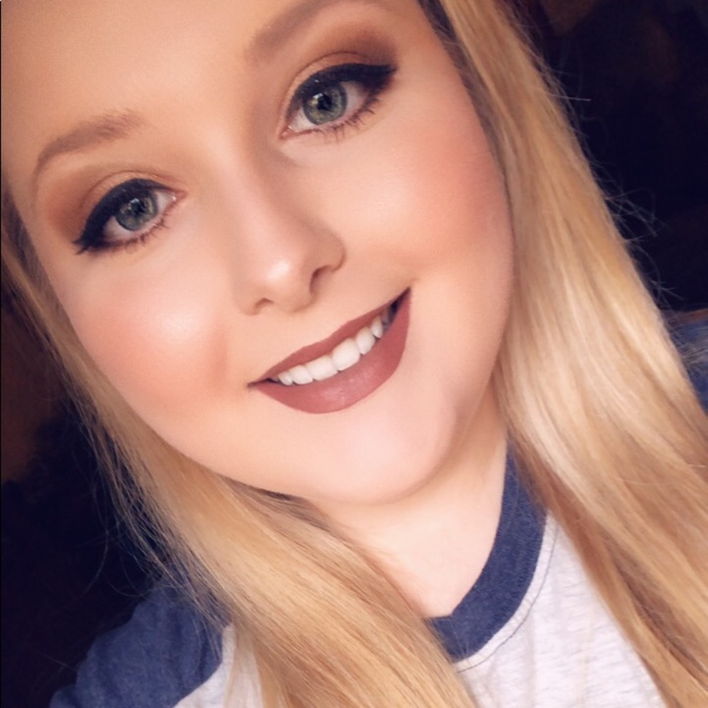 Meet your Posher, Lucy